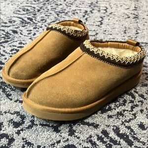 Project Cloud Tan Suede Slip-On Shoes size w8.5